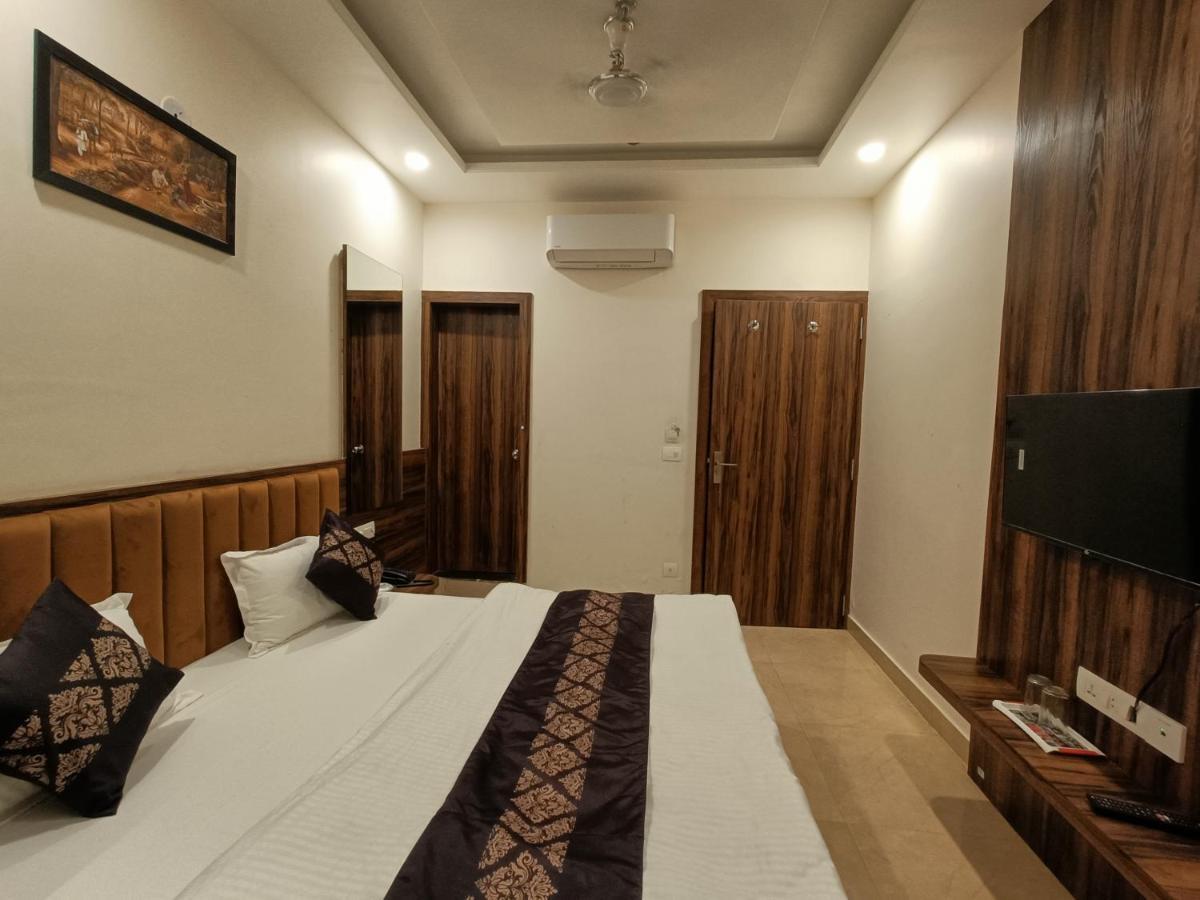 אודייפור Hotel Vrinda Inn מראה חיצוני תמונה