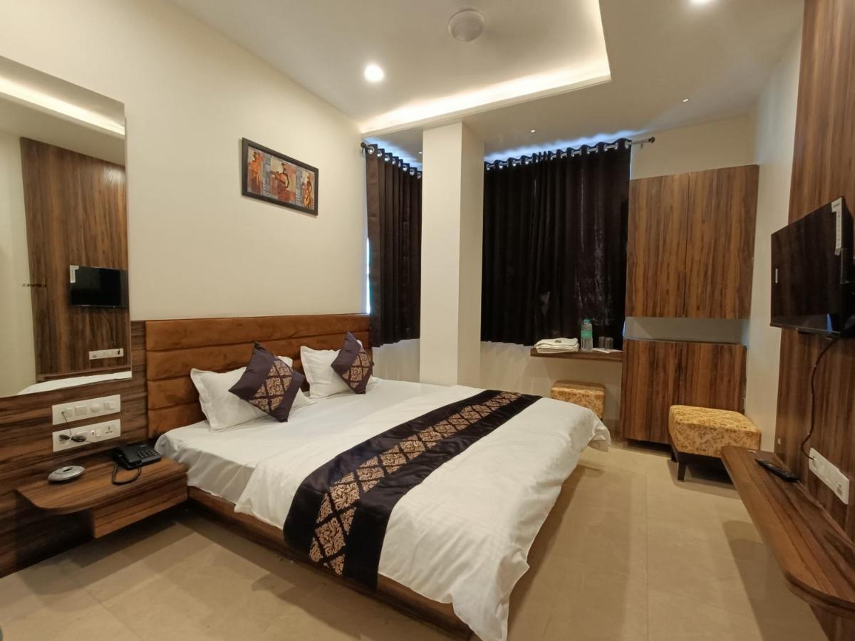 אודייפור Hotel Vrinda Inn מראה חיצוני תמונה