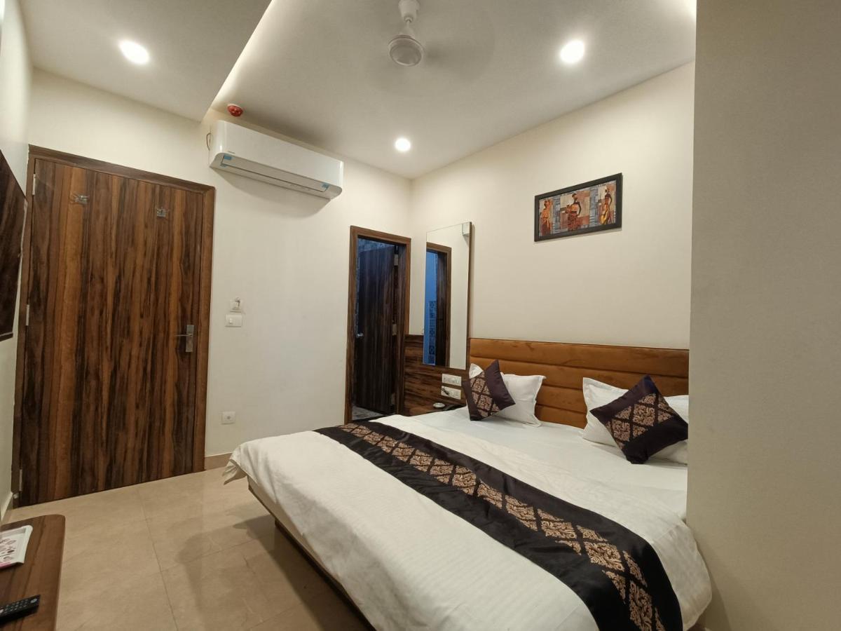 אודייפור Hotel Vrinda Inn מראה חיצוני תמונה