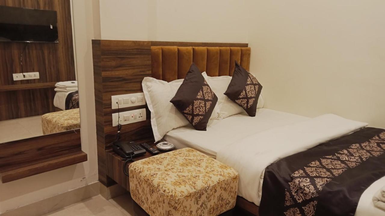 אודייפור Hotel Vrinda Inn מראה חיצוני תמונה